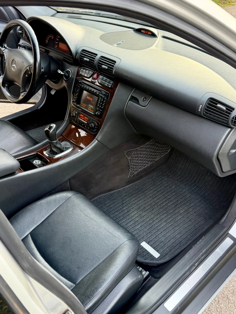 Mercedes-Benz C 320, снимка 4 - Автомобили и джипове - 52731380
