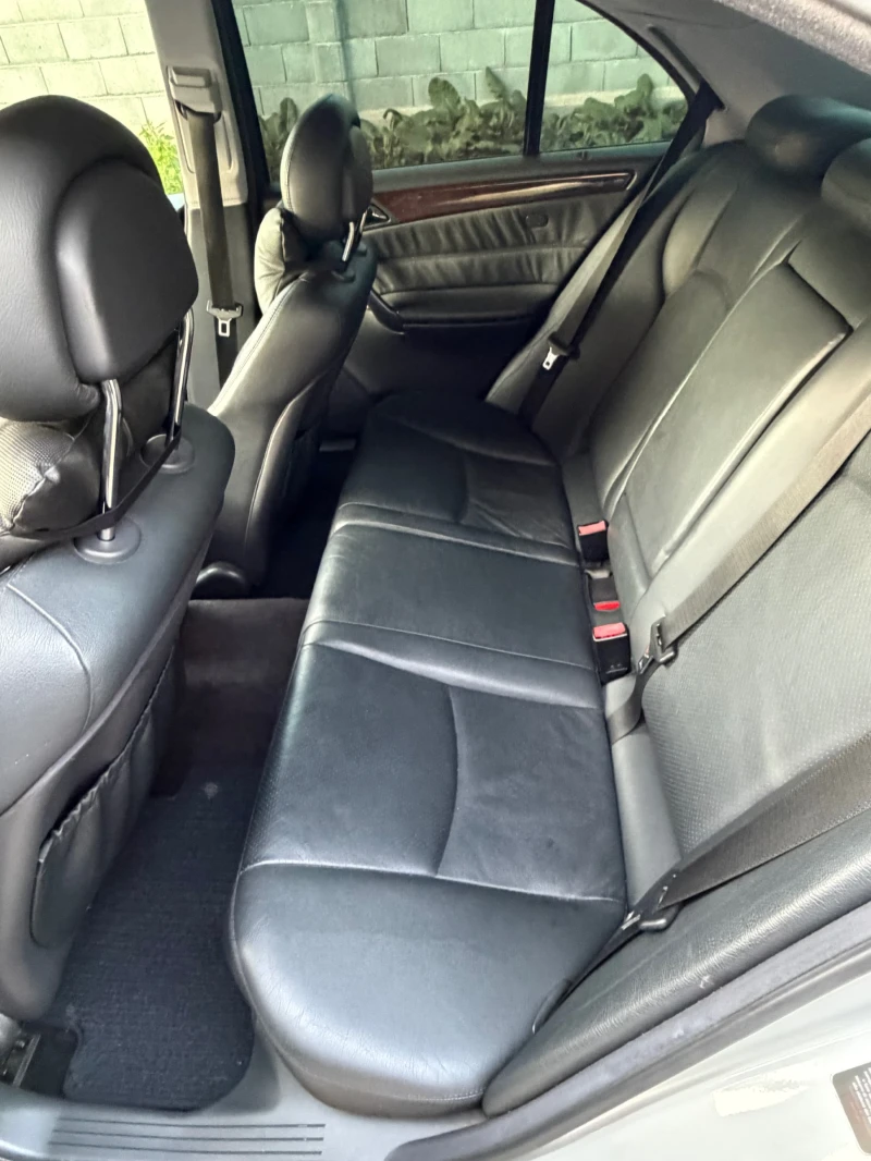 Mercedes-Benz C 320, снимка 5 - Автомобили и джипове - 52731380