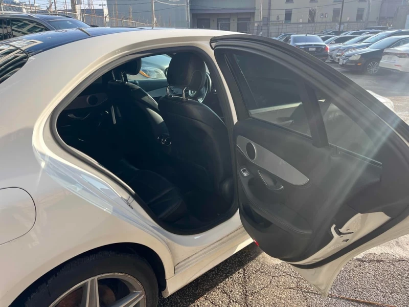 Mercedes-Benz C 300 * CARFAX * БЕЗ ПЪРВОНАЧАЛНА ВНОСКА, снимка 16 - Автомобили и джипове - 53062983