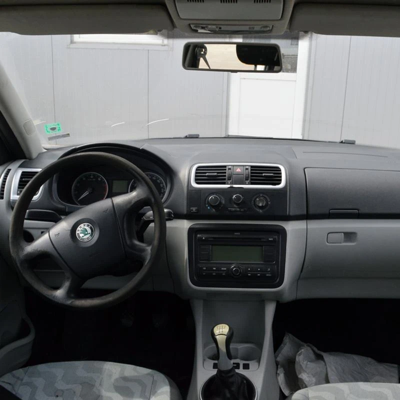 Skoda Fabia, снимка 6 - Автомобили и джипове - 32455809