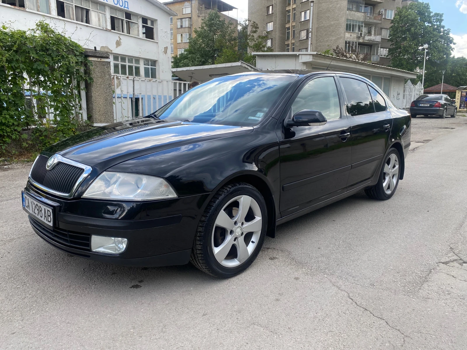 Skoda Octavia 2.0 DSG laurent&kliment - изображение 4
