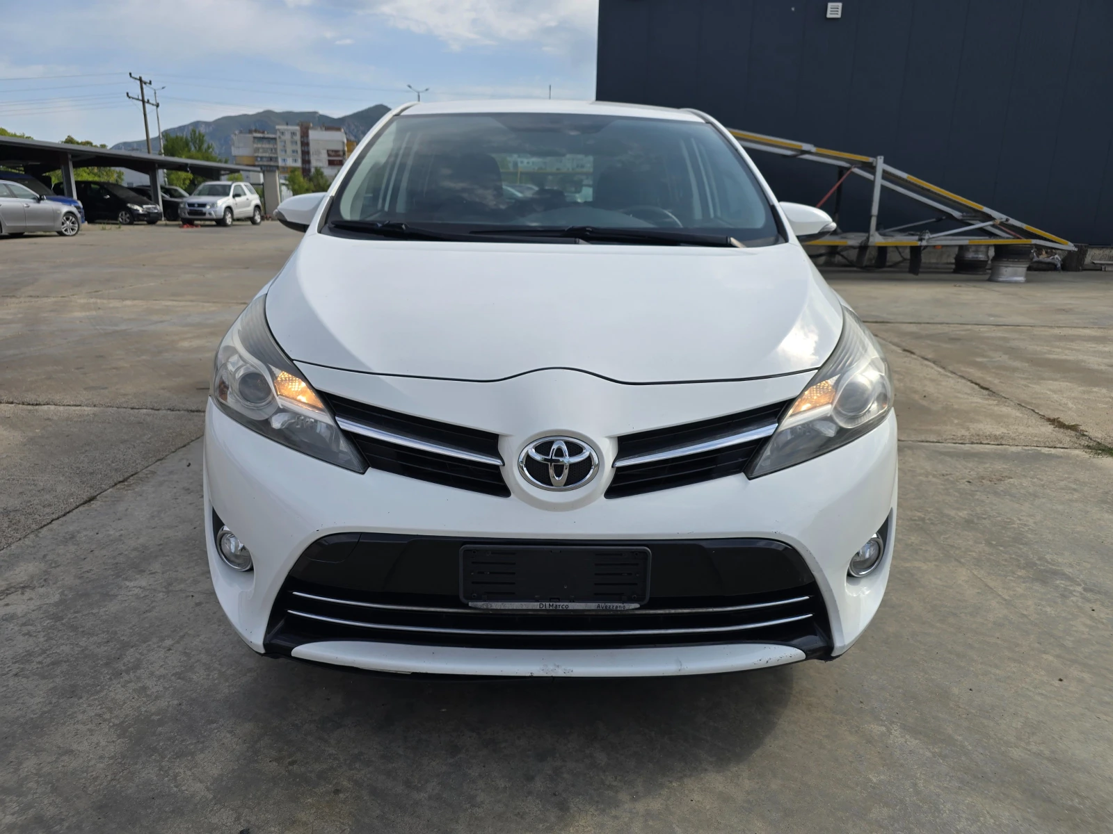 Toyota Verso 1.6D 7 МЕСТА - изображение 2