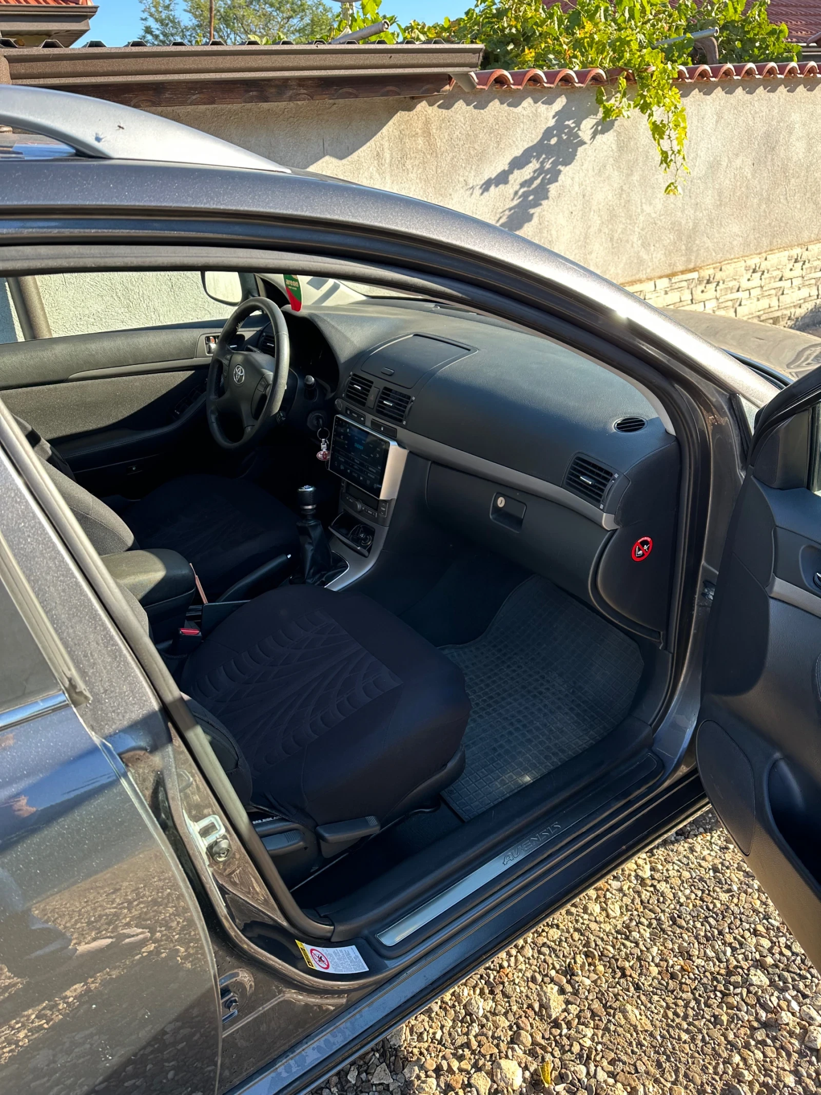Toyota Avensis  - изображение 8