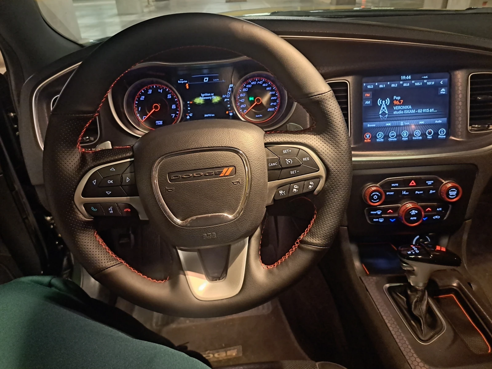 Dodge Charger 5.7 Hemi Widebody - изображение 8