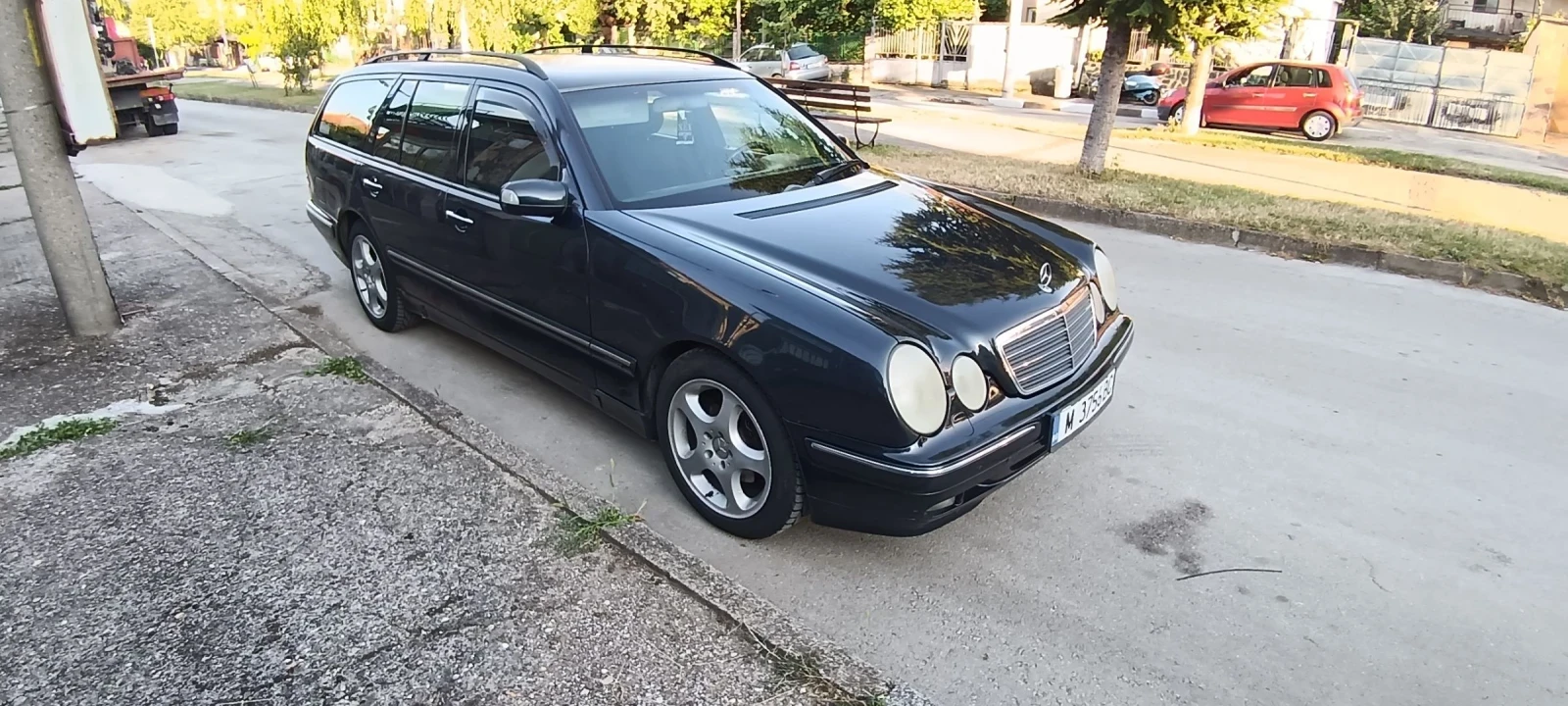 Mercedes-Benz E 270 Бартер, снимка 2 - Автомобили и джипове - 55177407