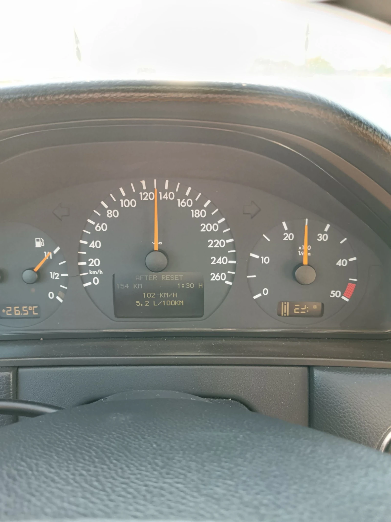 Mercedes-Benz E 270 2.7  | Mobile.bg   12