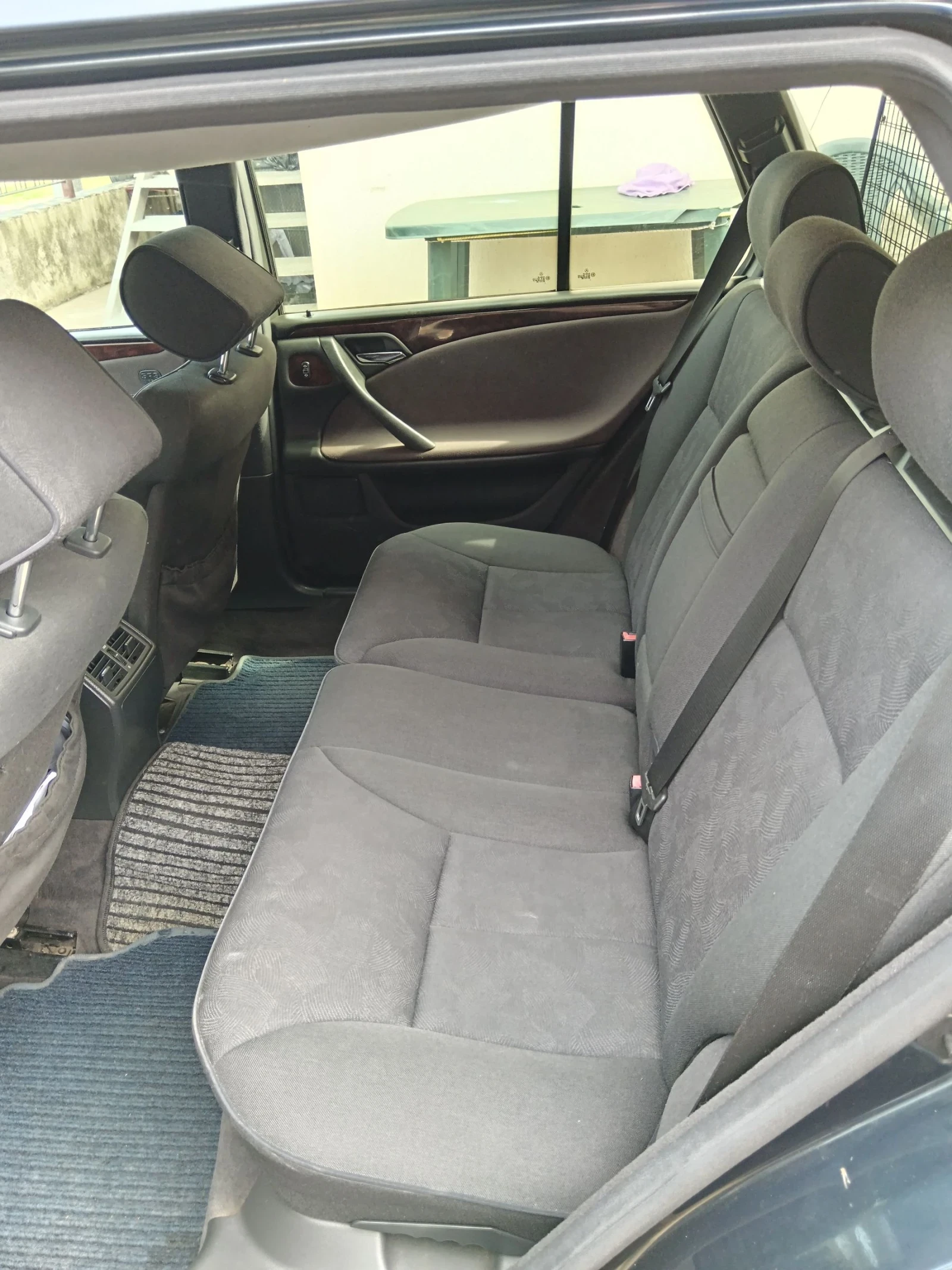 Mercedes-Benz E 270 2.7  | Mobile.bg   15