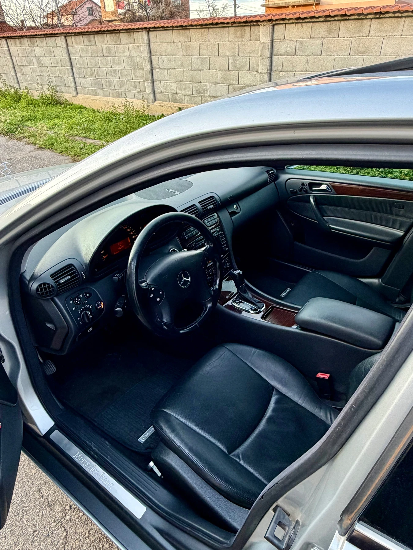 Mercedes-Benz C 320  - изображение 3