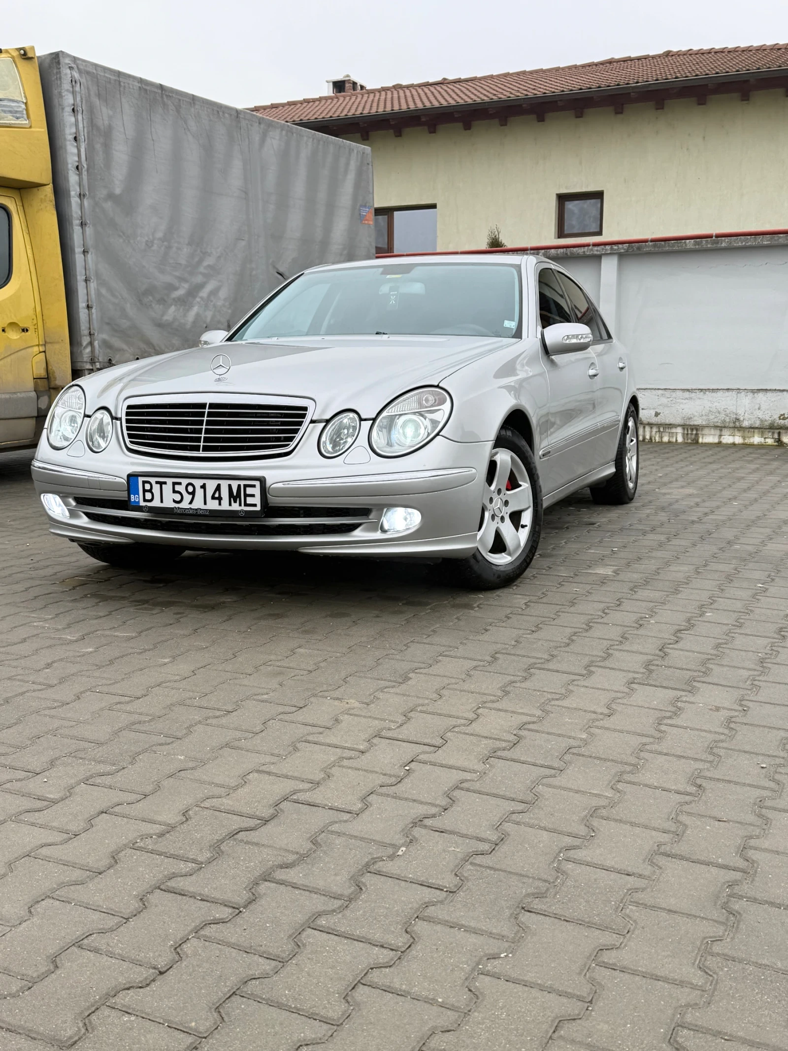 Mercedes-Benz E 280, снимка 3 - Автомобили и джипове - 54310079