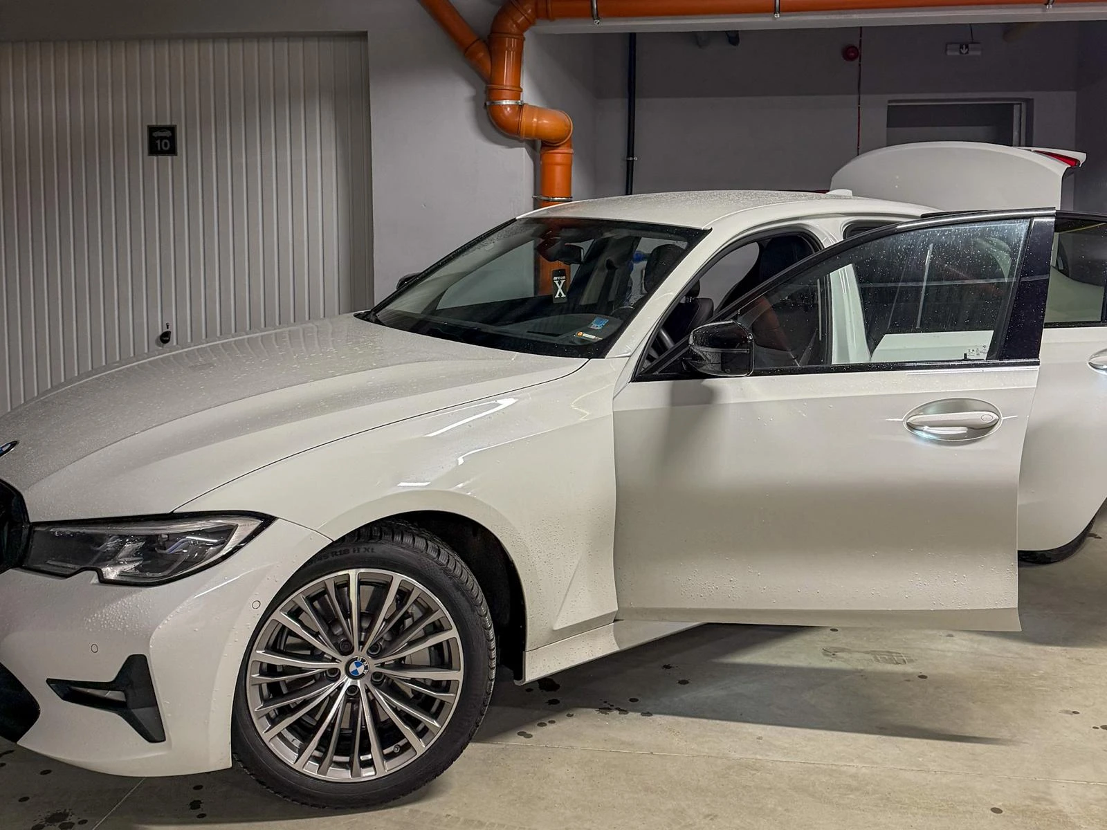 BMW 330 Laser/360 Camera/Full Assist/Подгрев/Кожа, снимка 2 - Автомобили и джипове - 54683599