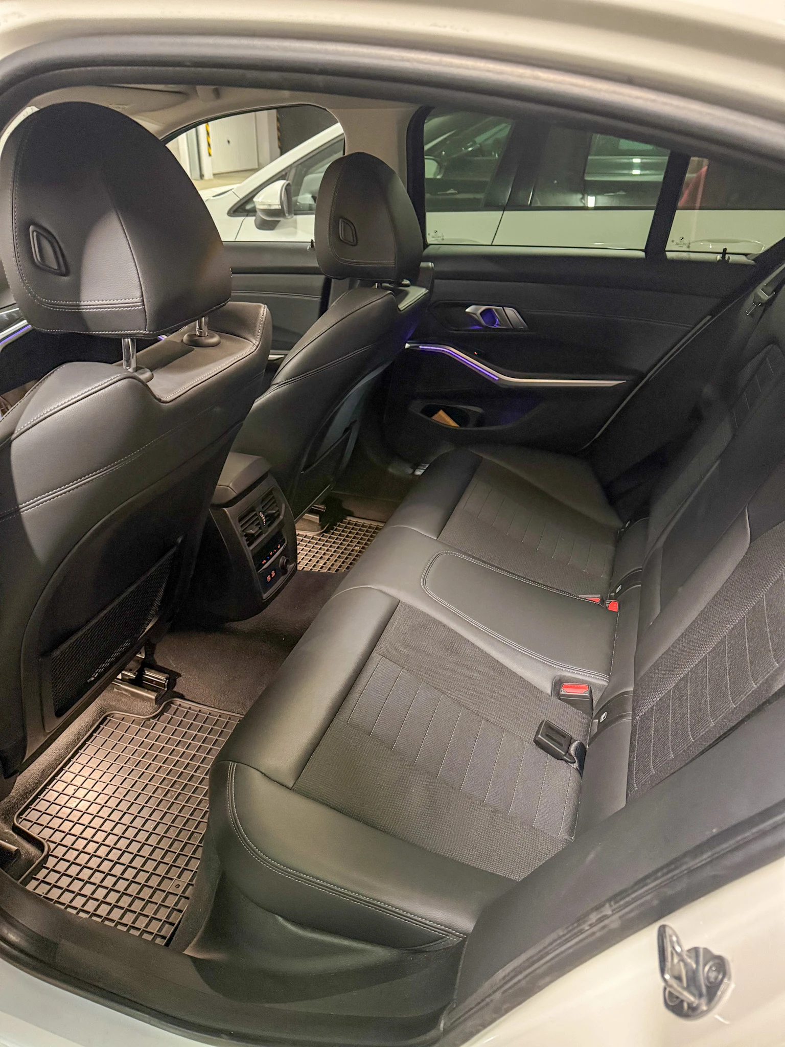 BMW 330 Laser/360 Camera/Full Assist/Подгрев/Кожа, снимка 6 - Автомобили и джипове - 54683599