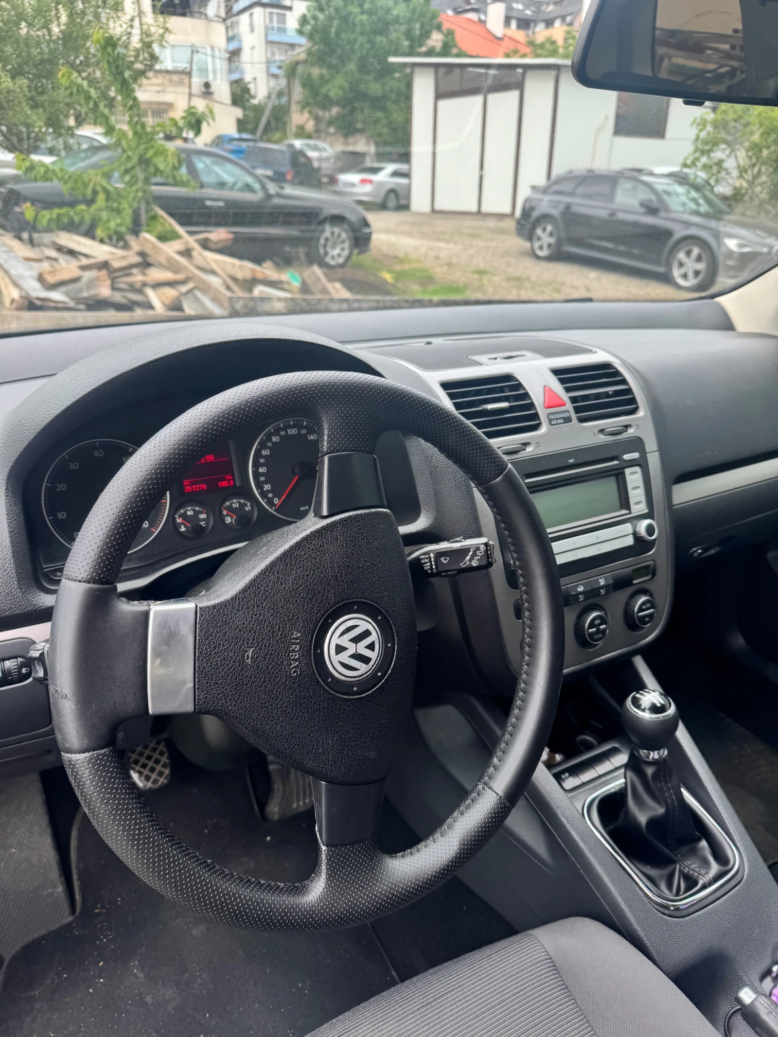 VW Golf 1.6, снимка 6 - Автомобили и джипове - 54766118