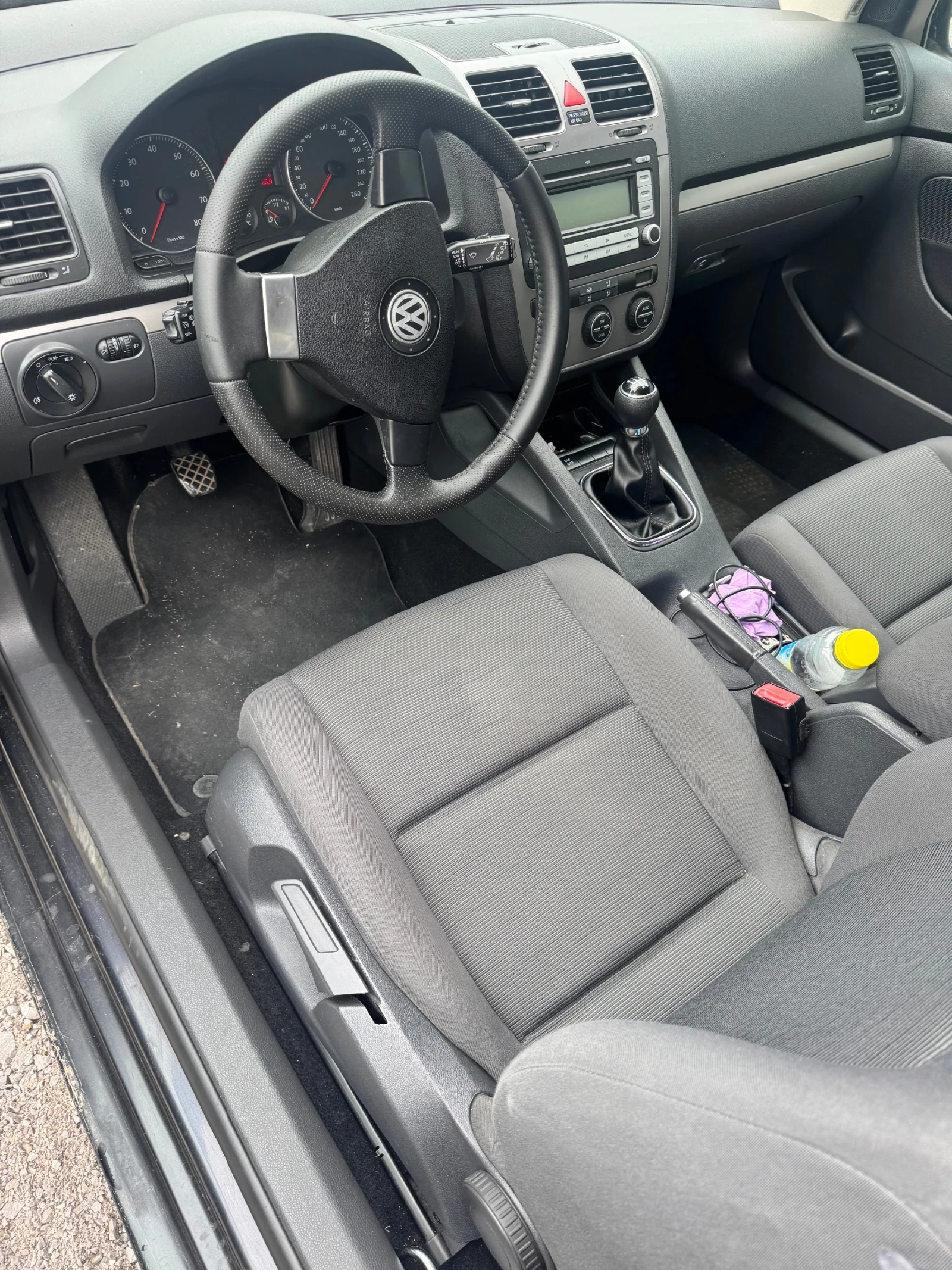 VW Golf 1.6, снимка 5 - Автомобили и джипове - 54766118