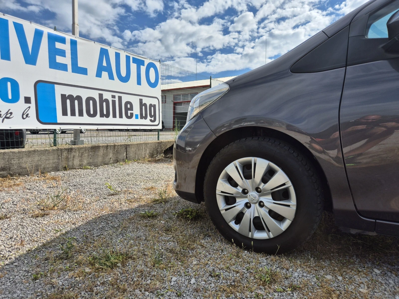 Toyota Yaris 1.0, снимка 7 - Автомобили и джипове - 54767889