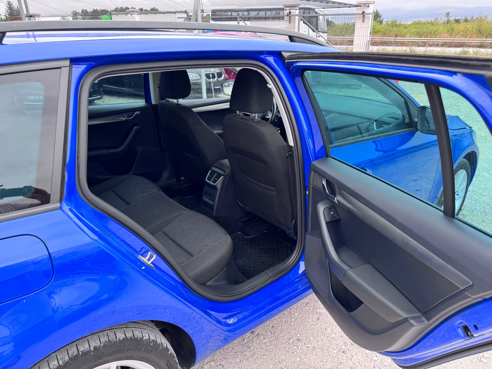 Skoda Octavia CLEVER 140000 KM, снимка 14 - Автомобили и джипове - 55843321