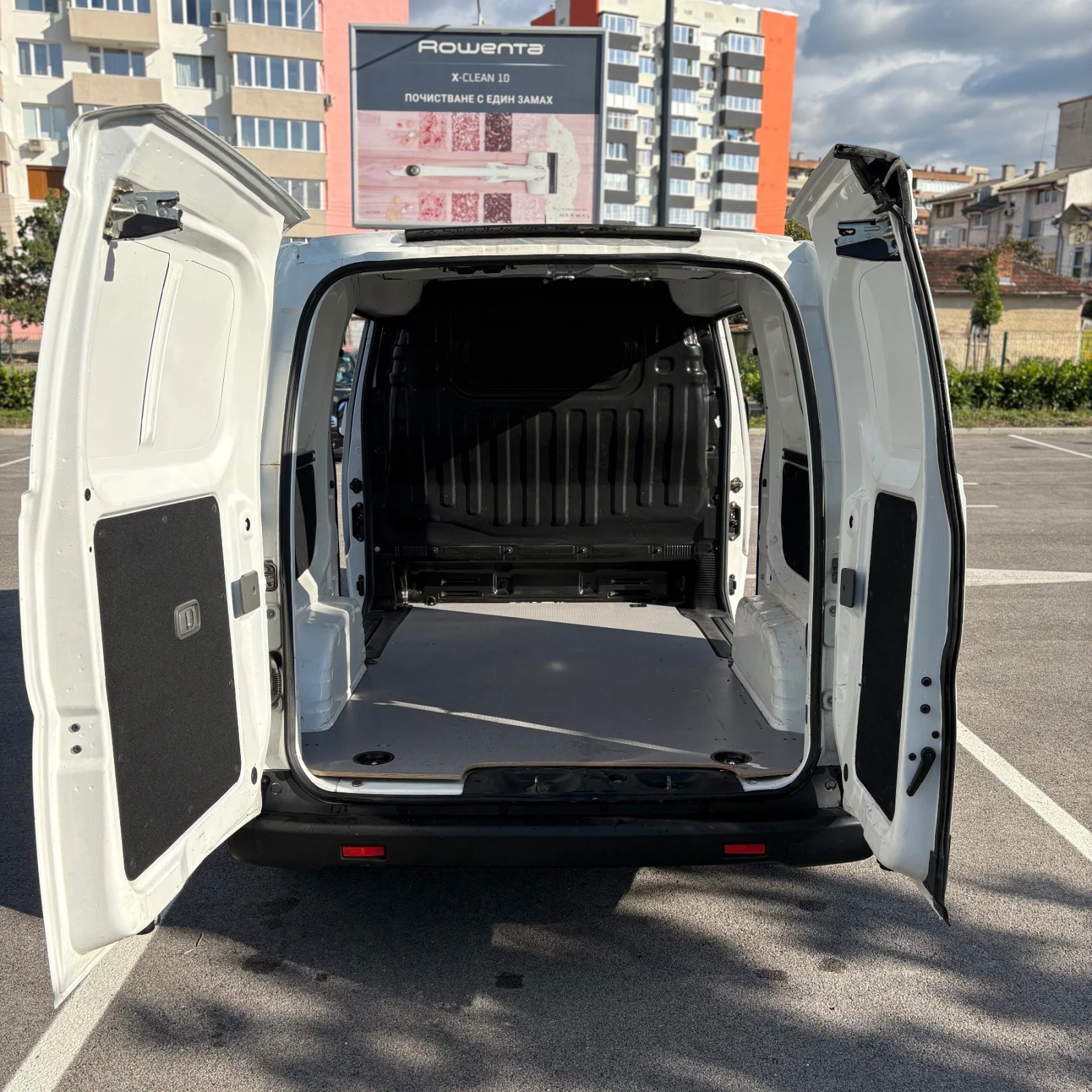 Nissan e-NV200, снимка 9 - Автомобили и джипове - 56555094