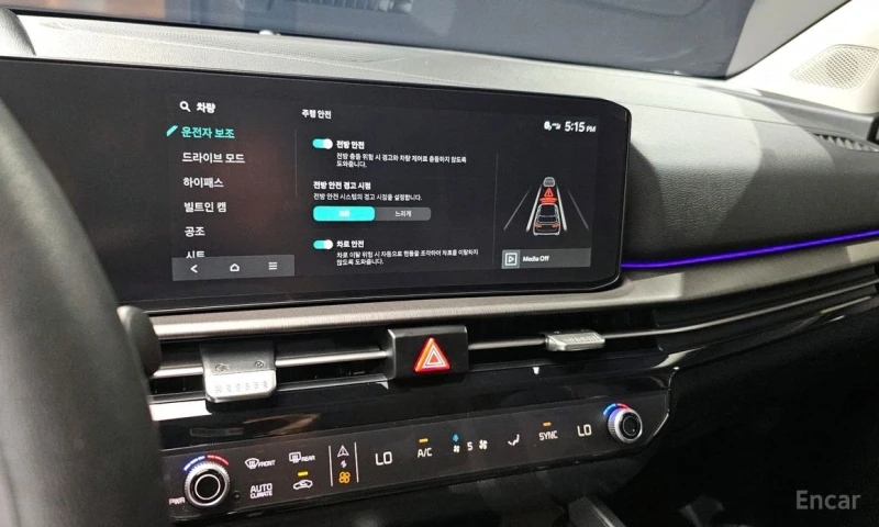 Kia Sportage 1.6 TURBO SIGNATURE * ТОП ИЗПЪЛНЕНИЕ* , снимка 13 - Автомобили и джипове - 51313348