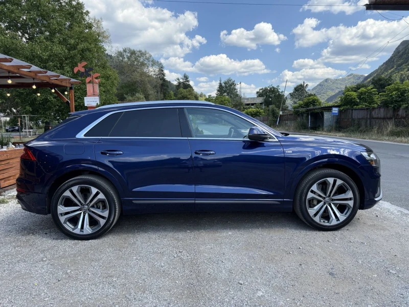 Audi Q8 55TFSI/S-line/360/Head-Up/ВАКУМ/Завиващ заден мост, снимка 4 - Автомобили и джипове - 52644585