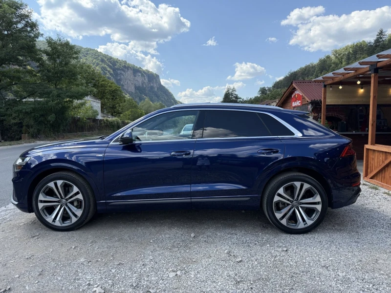 Audi Q8 55TFSI/S-line/360/Head-Up/ВАКУМ/Завиващ заден мост, снимка 8 - Автомобили и джипове - 52644585