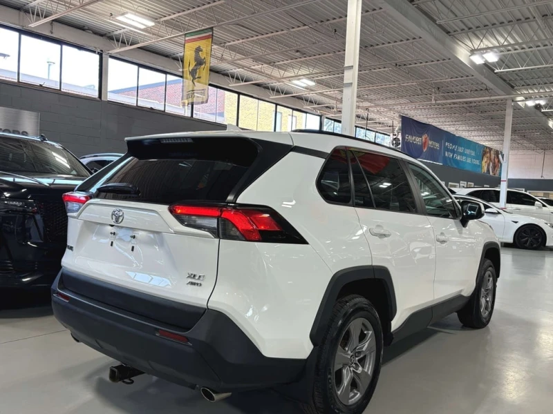 Toyota Rav4 XLE AWD| ALLOYS| SUNROOF| BACKUPCAM| HEATEDSEATS| , снимка 4 - Автомобили и джипове - 53098945