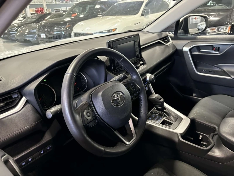 Toyota Rav4 XLE AWD| ALLOYS| SUNROOF| BACKUPCAM| HEATEDSEATS| , снимка 15 - Автомобили и джипове - 53098945