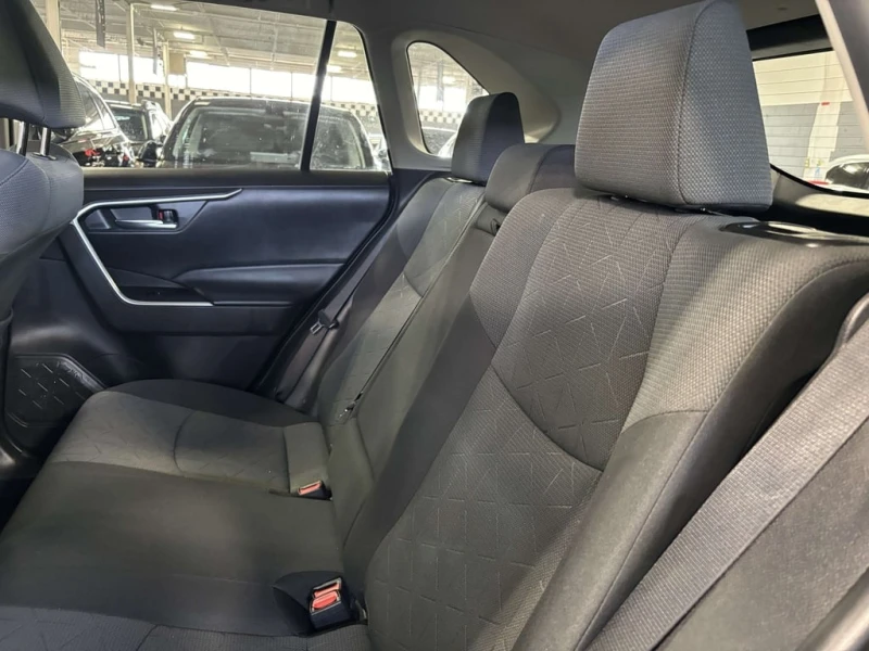 Toyota Rav4 XLE AWD| ALLOYS| SUNROOF| BACKUPCAM| HEATEDSEATS| , снимка 9 - Автомобили и джипове - 53098945