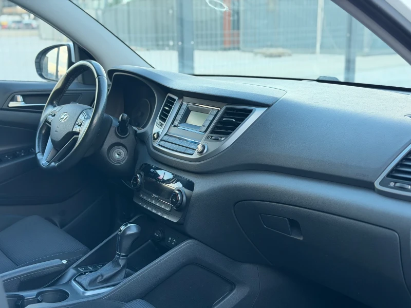 Hyundai Tucson  АВТОМАТ / ПОДГРЕВ, снимка 8 - Автомобили и джипове - 53403580