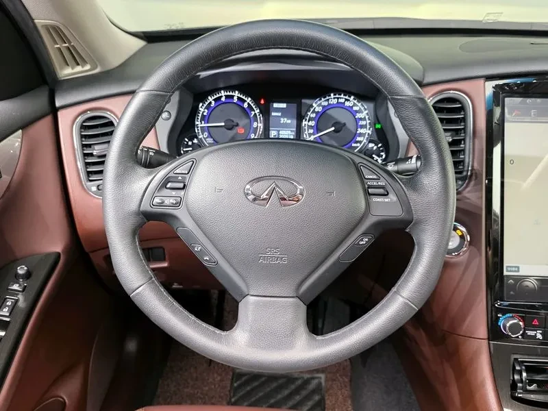 Infiniti QX50 3.7 Awd, снимка 13 - Автомобили и джипове - 56305424