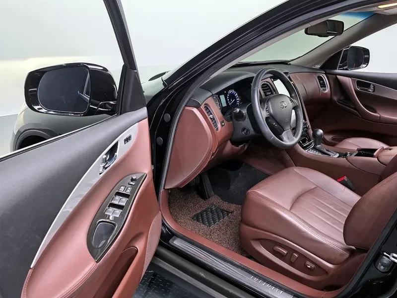 Infiniti QX50 3.7 Awd, снимка 10 - Автомобили и джипове - 56305424