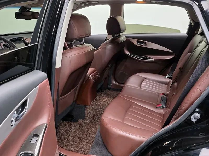 Infiniti QX50 3.7 Awd, снимка 12 - Автомобили и джипове - 56305424
