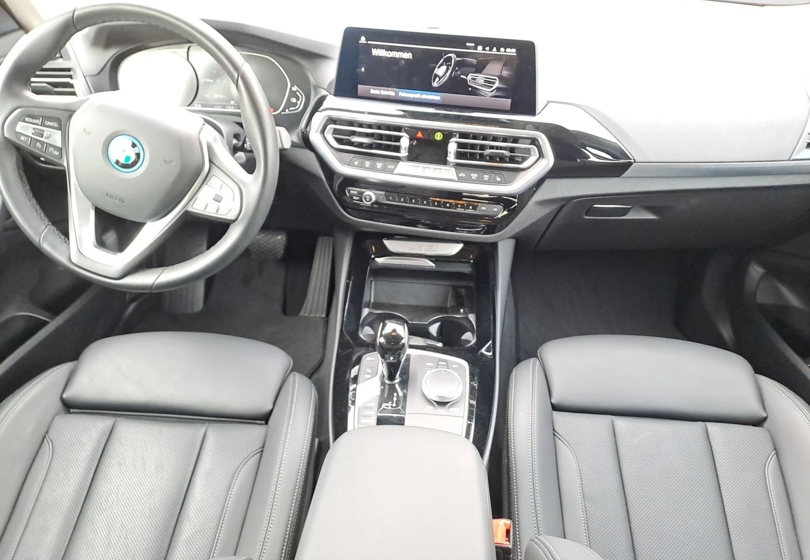 BMW X3 xDrive 30e - изображение 4
