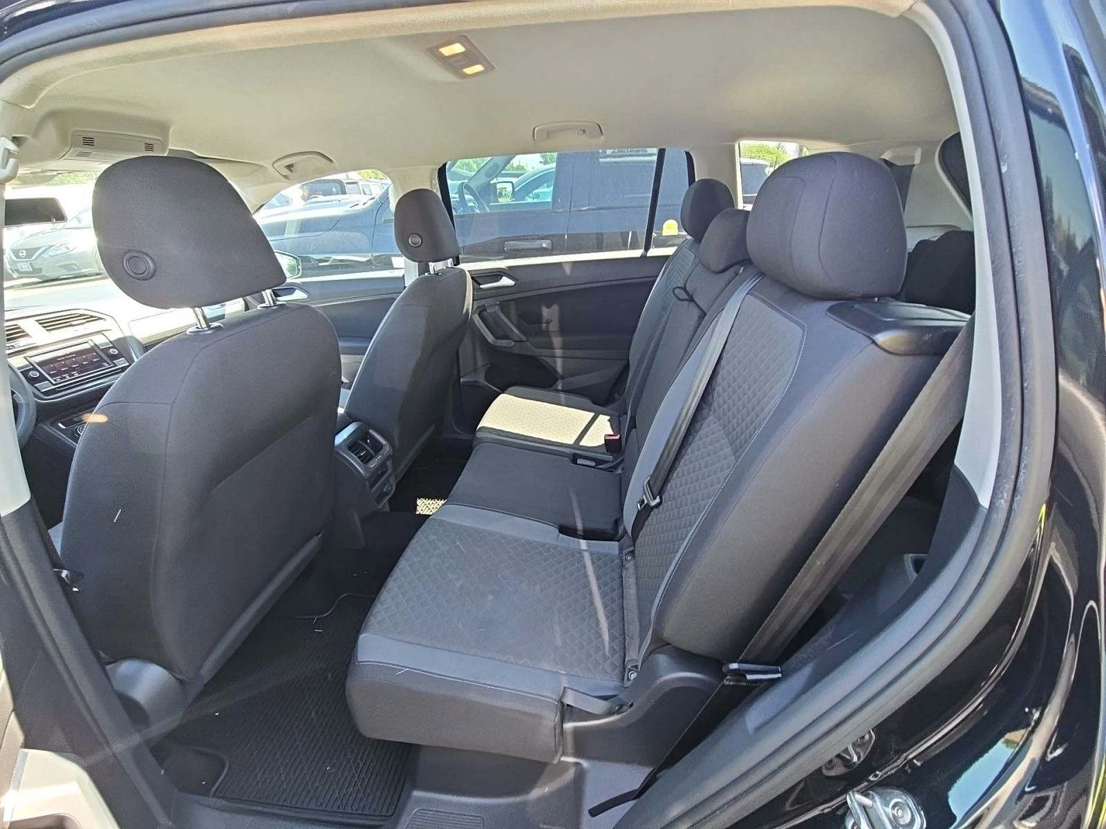 VW Tiguan 2.0T S* CARFAX* ОПЦИЯ ЗА ФИНАНСИРАНЕ*  - изображение 10