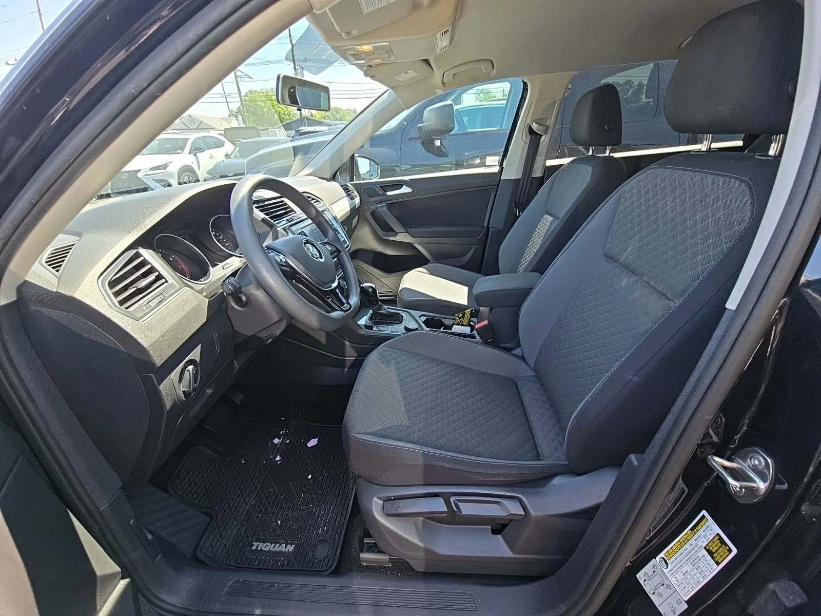 VW Tiguan 2.0T S* CARFAX* ОПЦИЯ ЗА ФИНАНСИРАНЕ*  - изображение 5