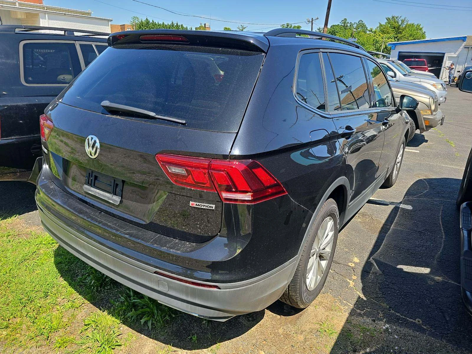 VW Tiguan 2.0T S* CARFAX* ОПЦИЯ ЗА ФИНАНСИРАНЕ*  - изображение 4