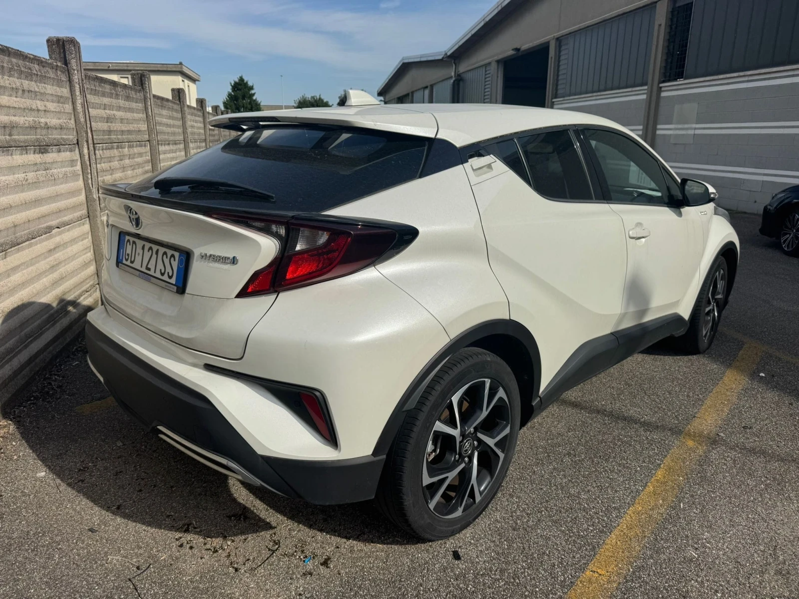 Toyota C-HR 2.0 HYBRID 184кс  - изображение 3