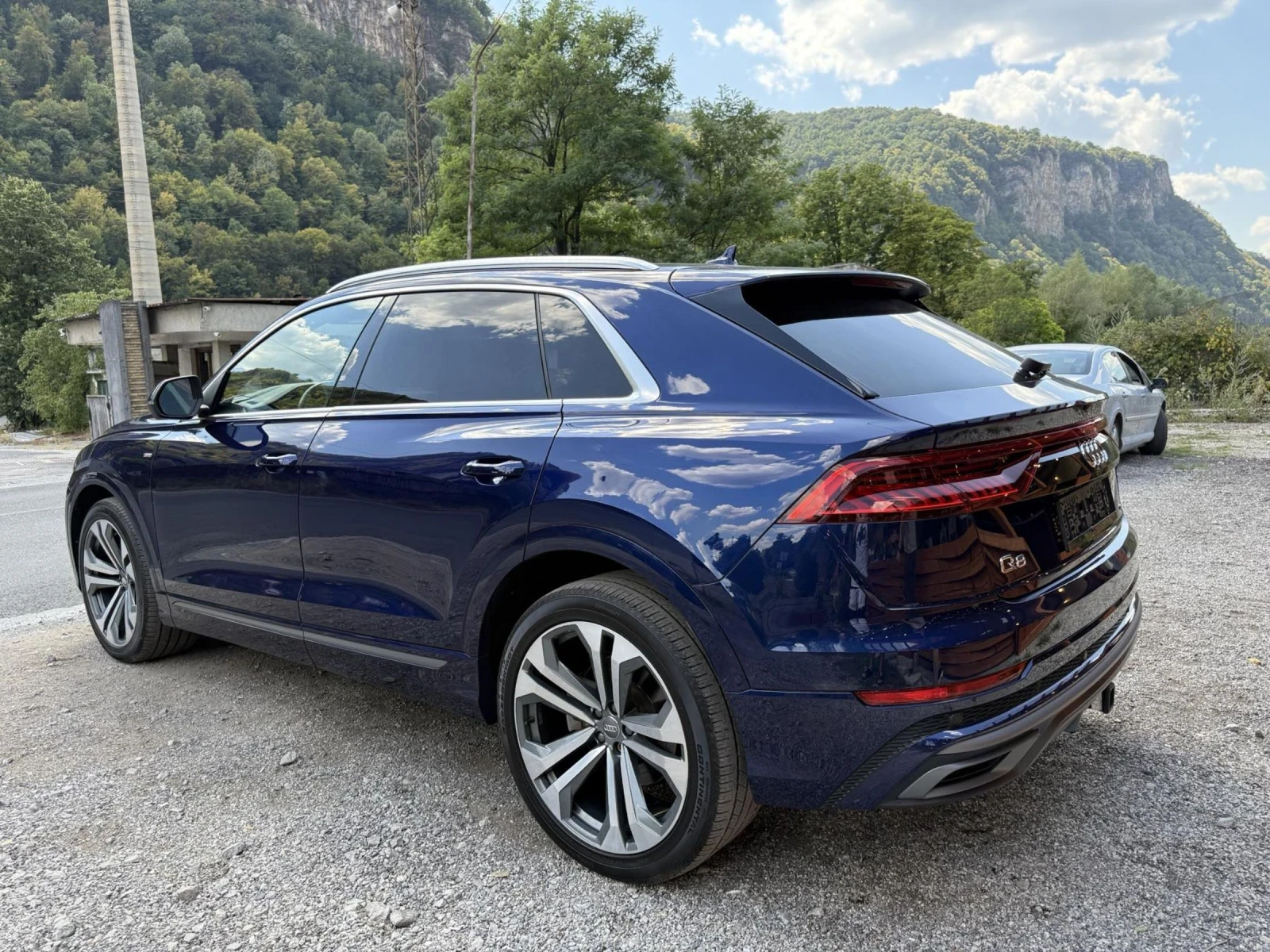 Audi Q8 55 TFSI S-line/360/Head-Up/PANO/Завиващ заден мост - изображение 7