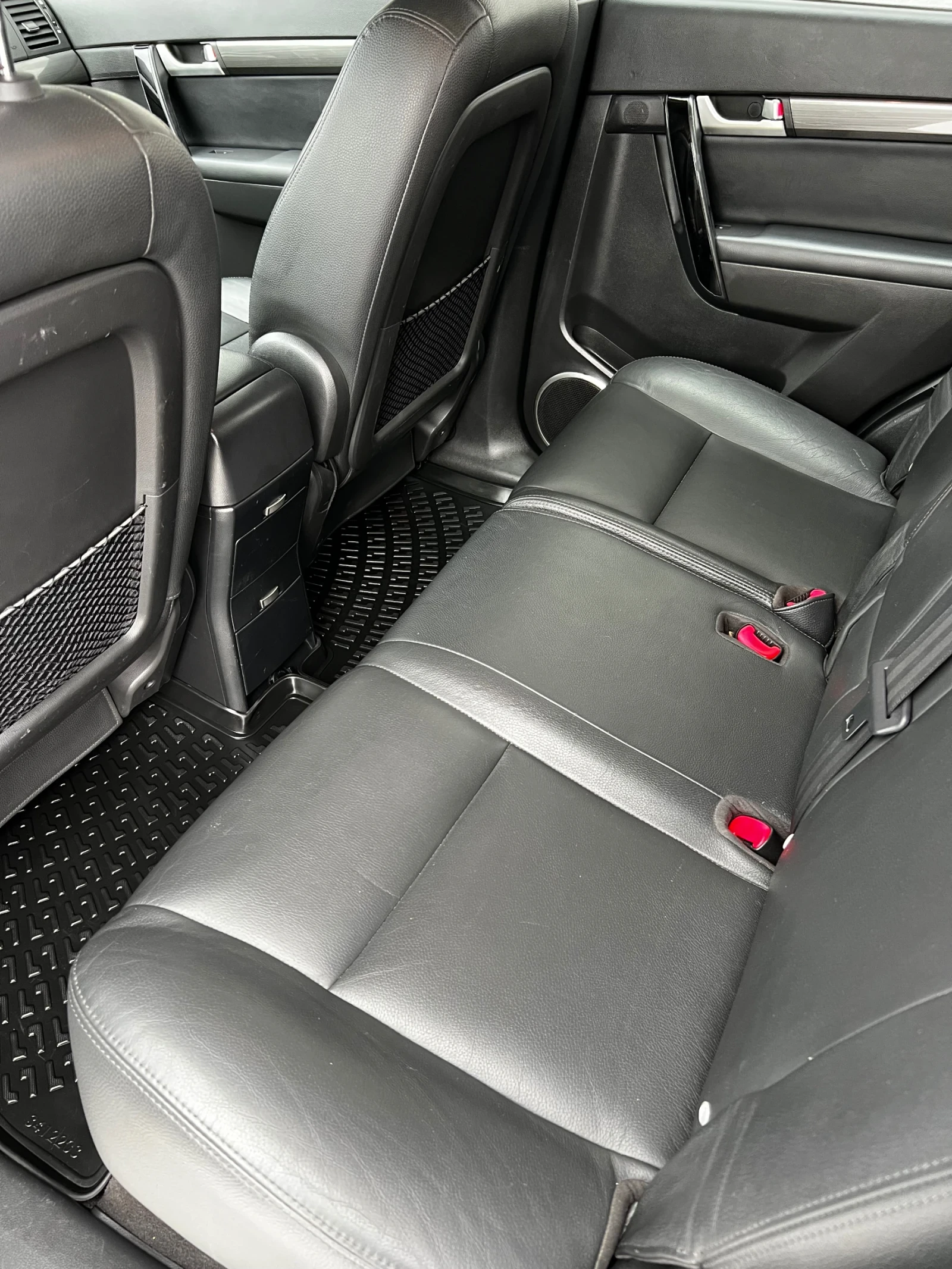 Chevrolet Captiva 3.2 V6 4х4 ГАЗ 6+ 1, снимка 8 - Автомобили и джипове - 54208743