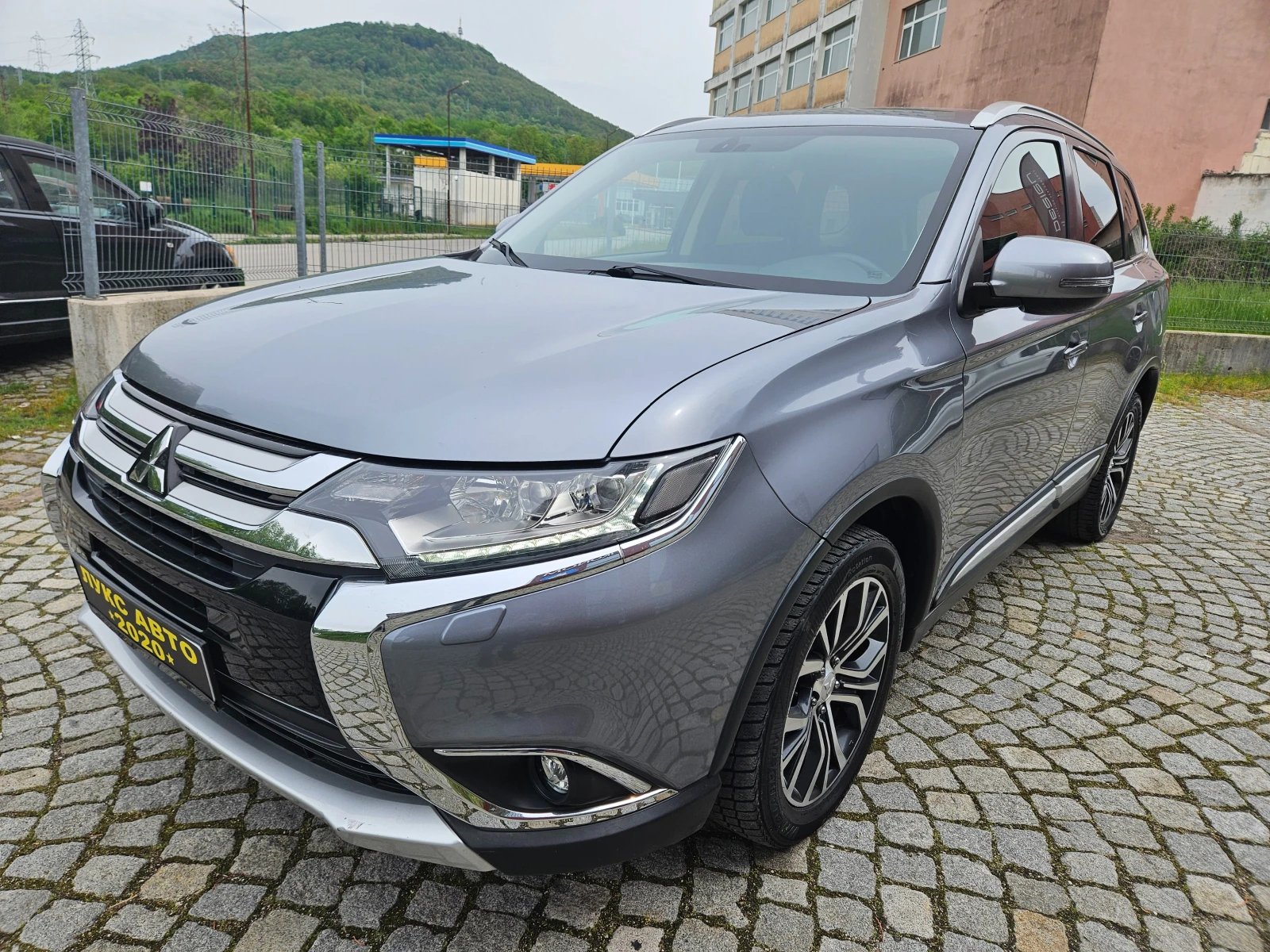 Mitsubishi Outlander 2.2  ПЕРФЕКТЕН 143хил км, снимка 8 - Автомобили и джипове - 54509218