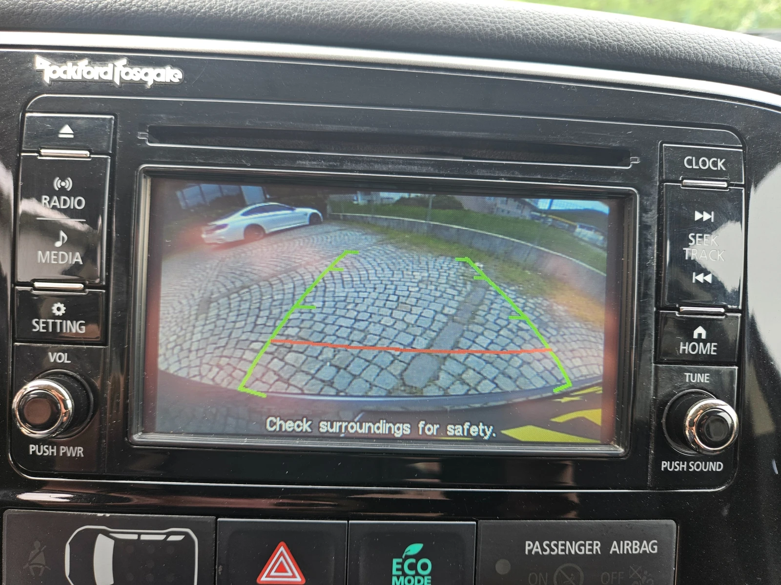 Mitsubishi Outlander 2.2  ПЕРФЕКТЕН 143хил км, снимка 12 - Автомобили и джипове - 54509218