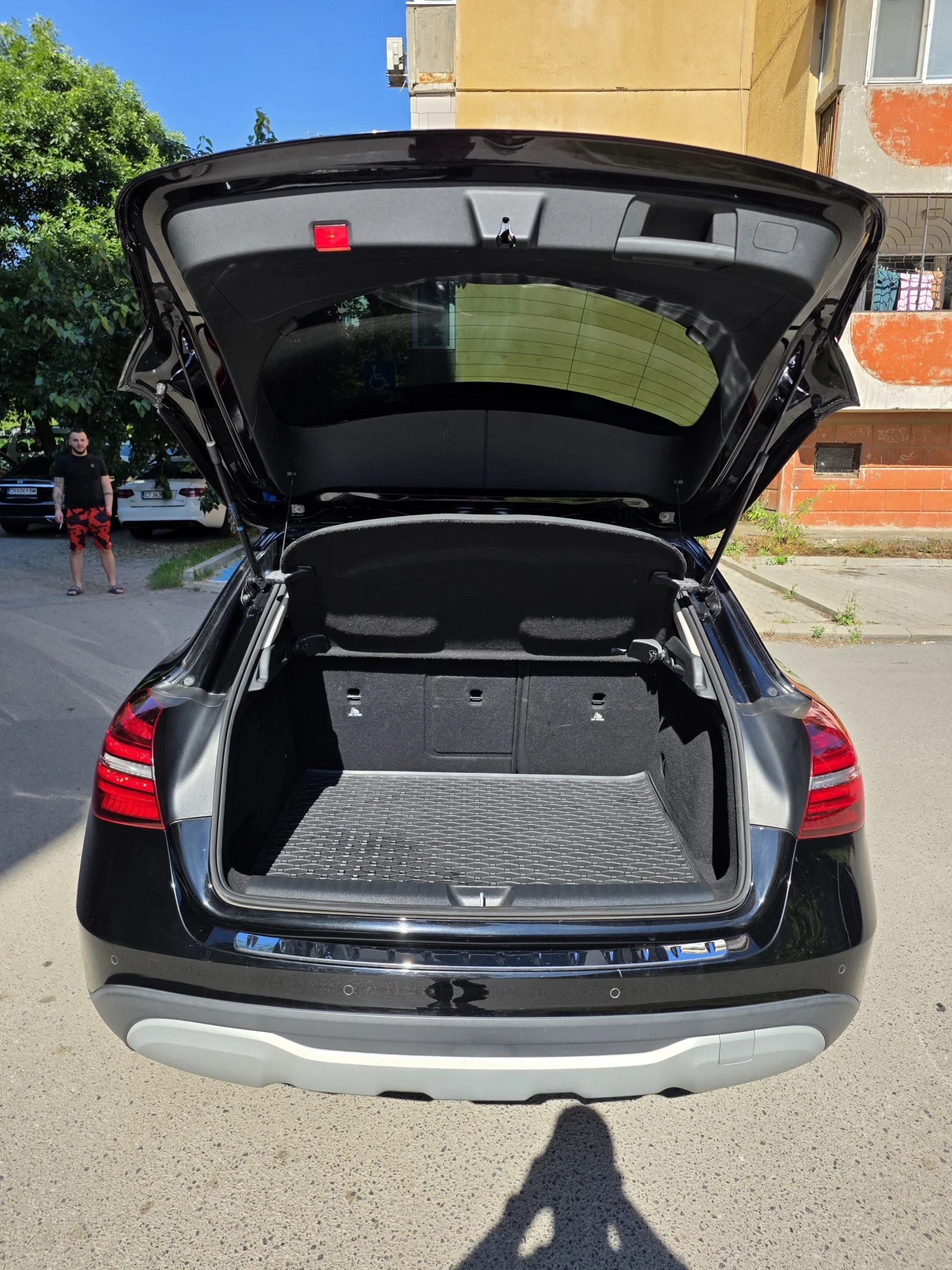 Mercedes-Benz GLA 200, снимка 11 - Автомобили и джипове - 54857569