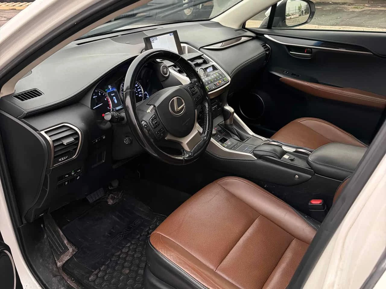 Lexus NX 200t * AWD 4dr* АВТОКРЕДИТ БЕЗ ПЪРВОНАЧАЛНА ВНОСКА* , снимка 5 - Автомобили и джипове - 55313142