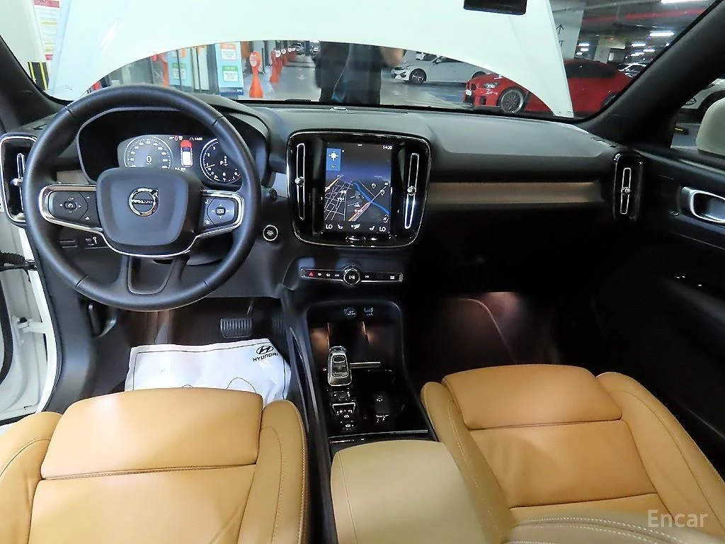 Volvo XC40 INSCRIPTION* ДИГИТАЛНО* ТАБЛО* ПОДГРЕВ* САМОПАРКИР, снимка 6 - Автомобили и джипове - 56076411
