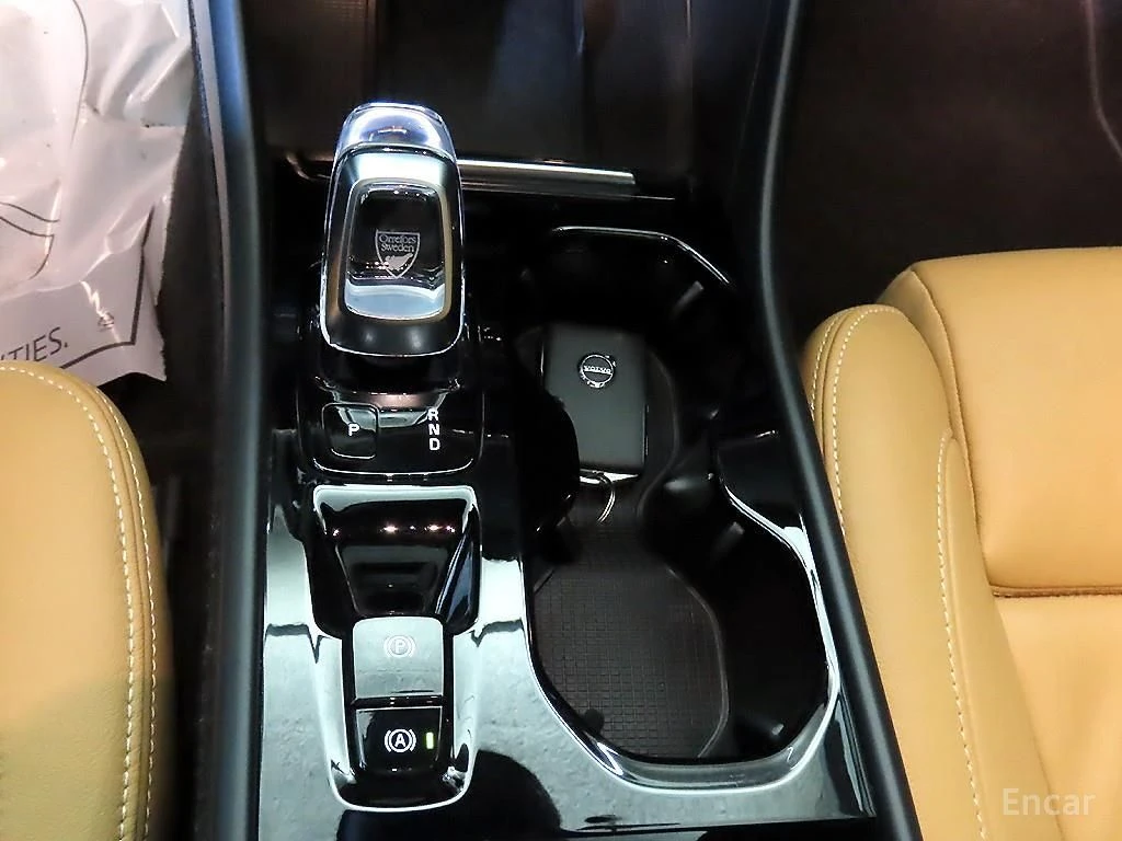 Volvo XC40 INSCRIPTION* ДИГИТАЛНО* ТАБЛО* ПОДГРЕВ* САМОПАРКИР, снимка 9 - Автомобили и джипове - 56076411