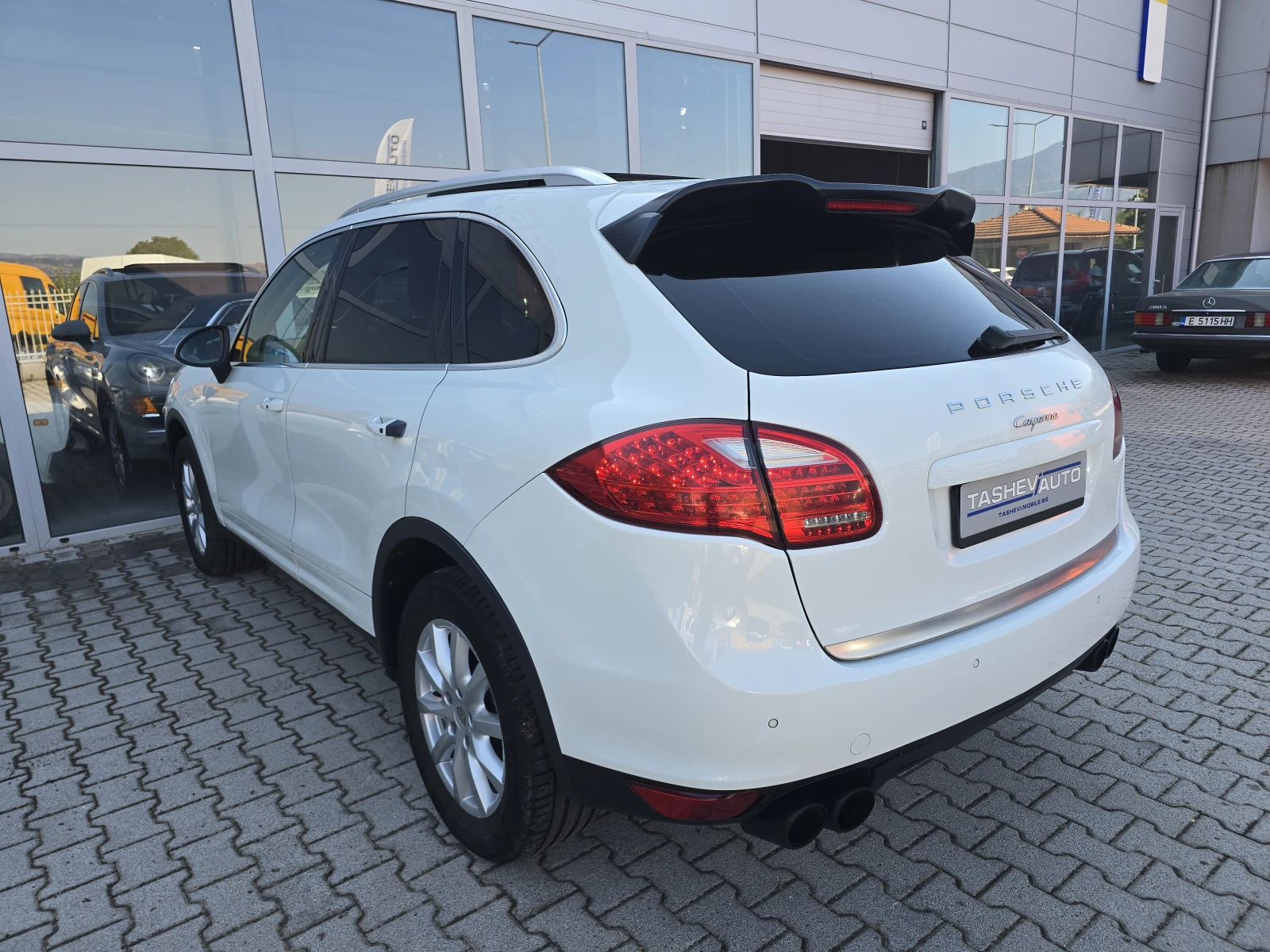 Porsche Cayenne 3.0 TDi!!BOSE!!PANORAMA!!8-скорости!!!, снимка 8 - Автомобили и джипове - 56110126