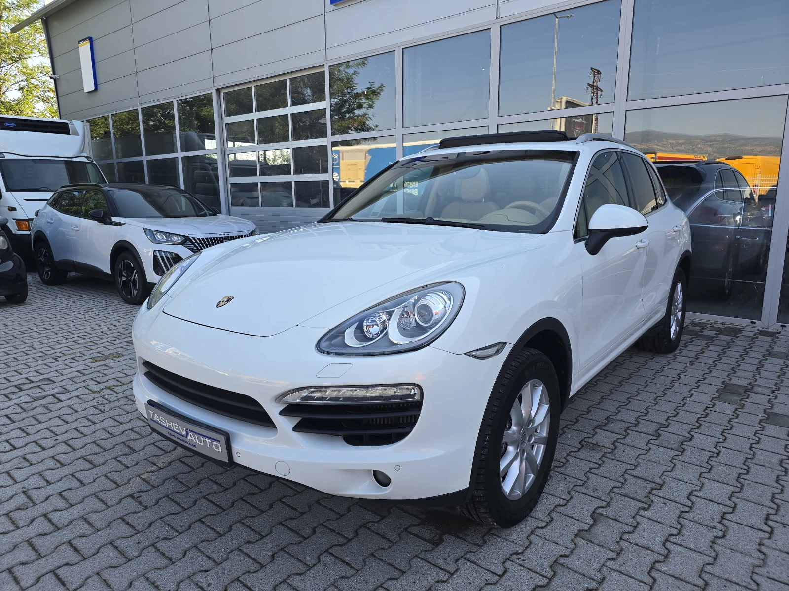 Porsche Cayenne 3.0 TDi!!BOSE!!PANORAMA!!8-скорости!!!, снимка 5 - Автомобили и джипове - 56110126