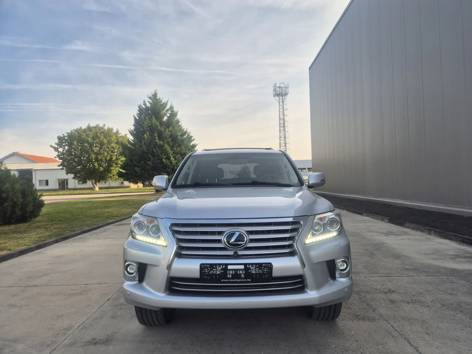Lexus LX 570 V8 
