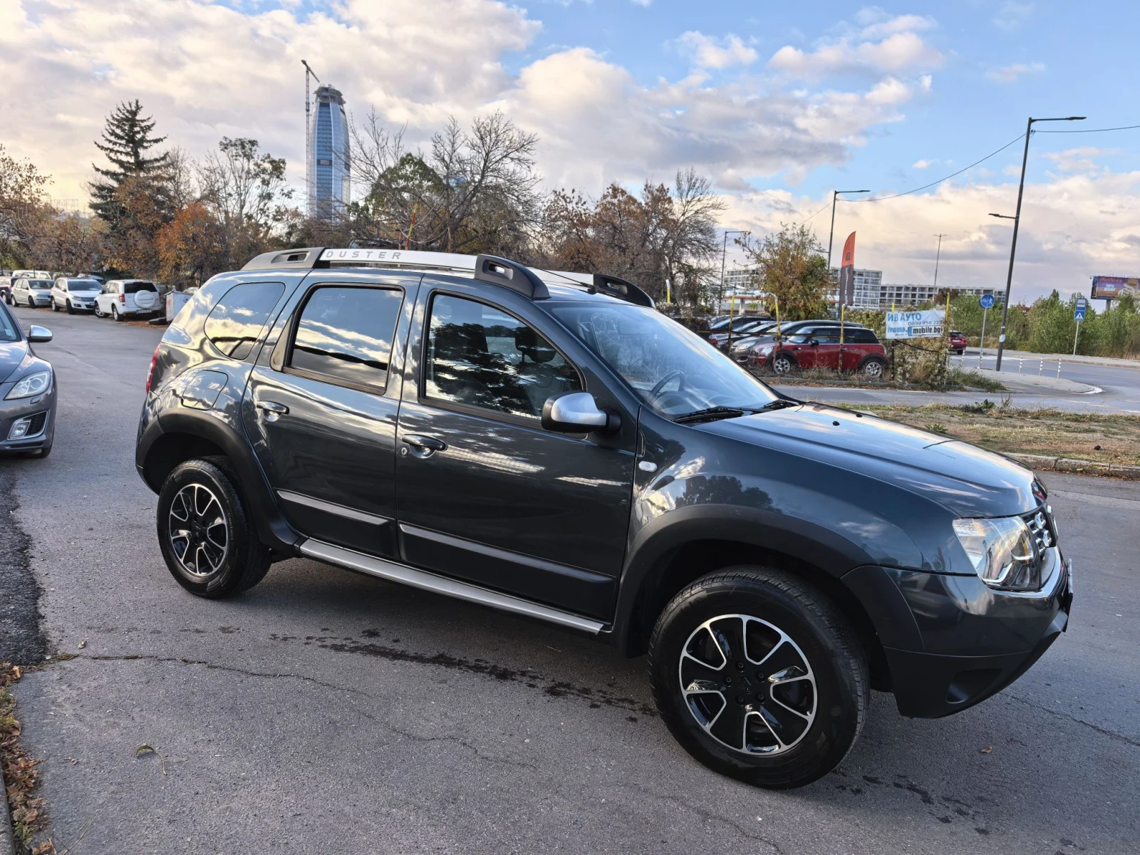 Dacia Duster 1.2 i 4х4, снимка 6 - Автомобили и джипове - 56682705