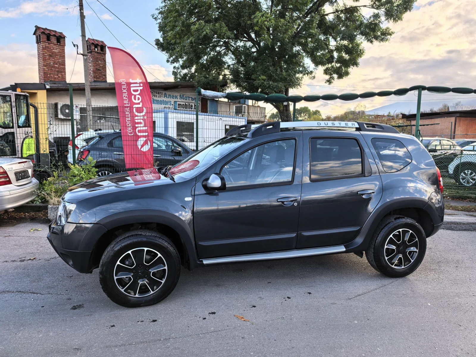 Dacia Duster 1.2 i 4х4, снимка 5 - Автомобили и джипове - 56682705