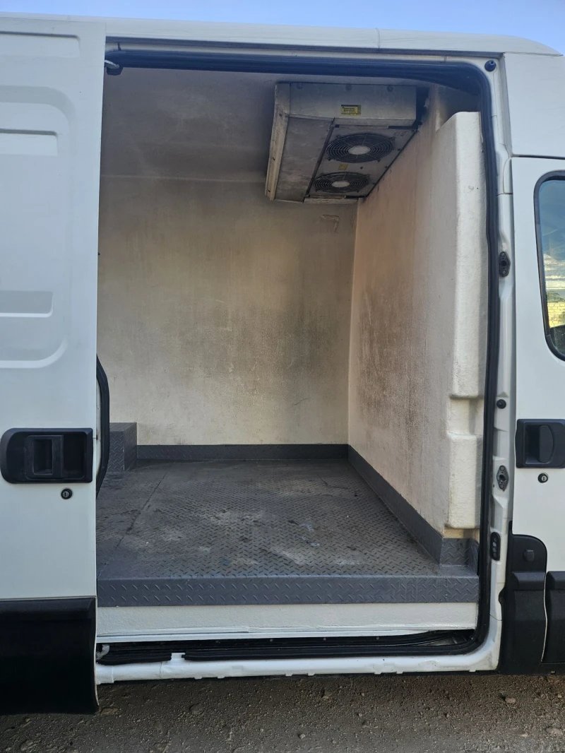 Iveco 35c15 Хладилен, снимка 9 - Бусове и автобуси - 51311000