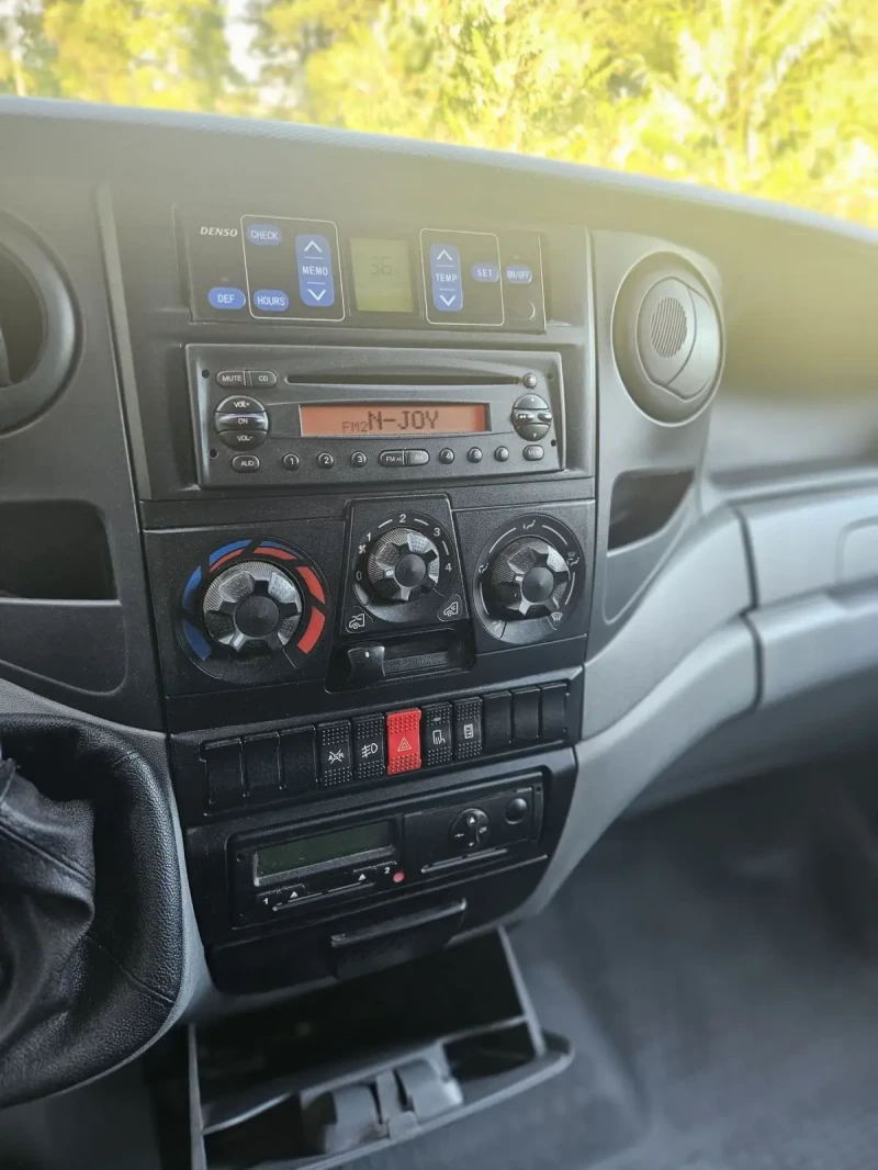 Iveco 35c15 Хладилен, снимка 6 - Бусове и автобуси - 51311000